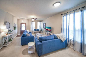 Cozy Home - Seaworld, Six Flags, BMT Cup, Lackland